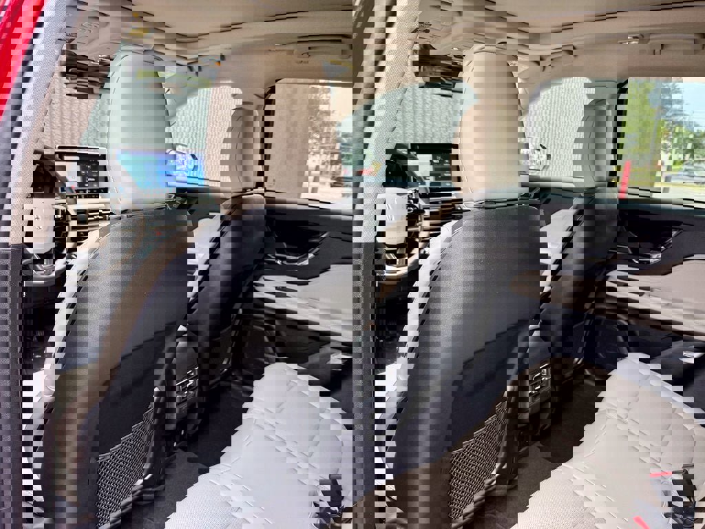 New 2025 Lincoln Corsair AWD w/ Equipment Group 101A image 12