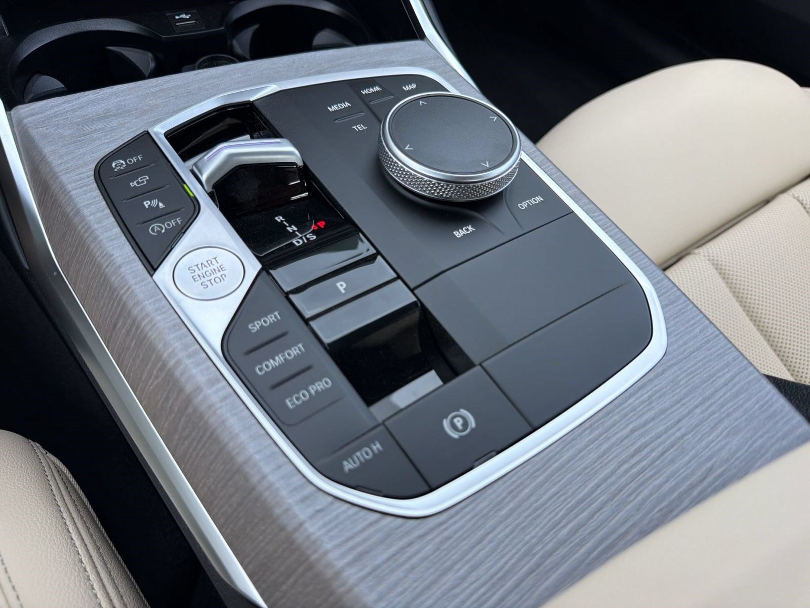 New 2026 BMW 330i Sedan w/ Premium Package RWD image 25