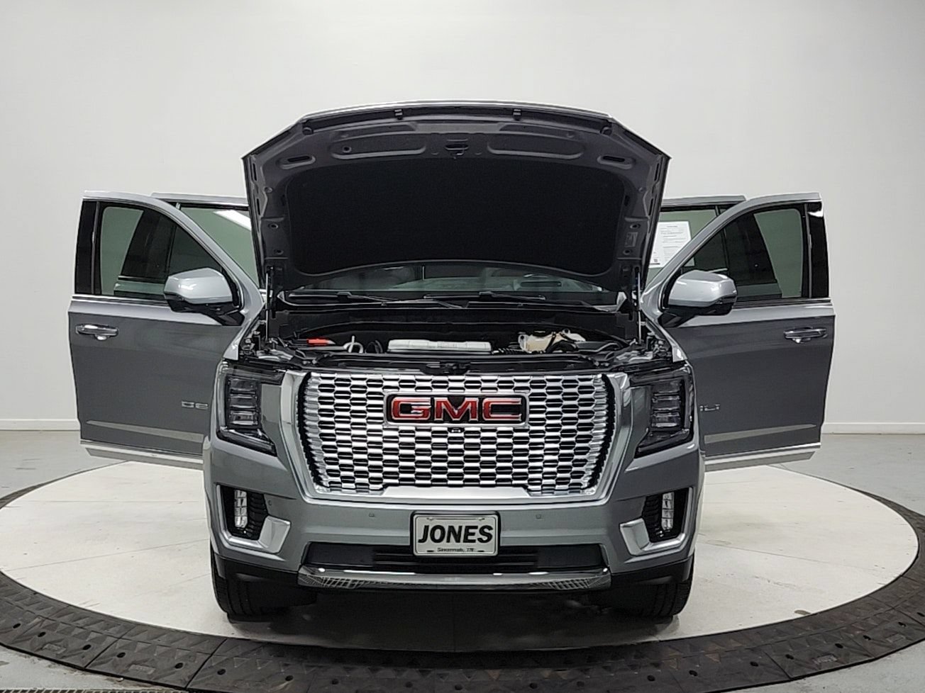Used 2023 GMC Yukon XL Denali RWD image 10