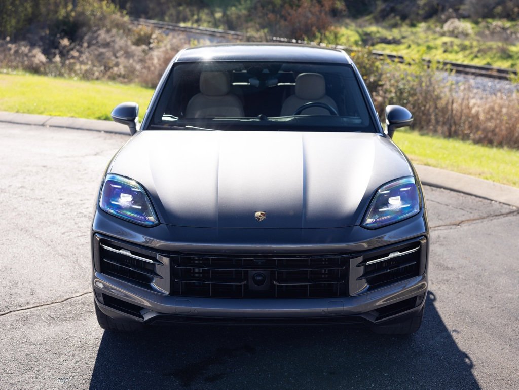 Used 2024 Porsche Cayenne Coupe image 13