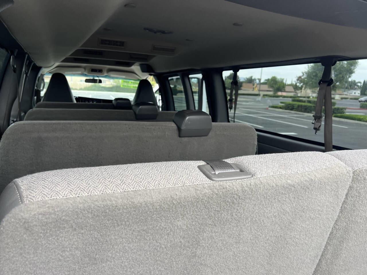 Used 2018 Chevrolet Express 3500 LT w/ LT Preferred Equipment Group RWD image 26