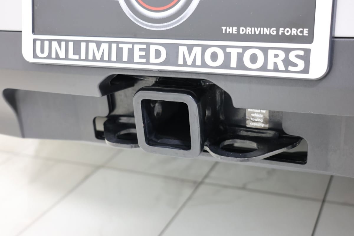Used 2023 Nissan Pathfinder Platinum AWD/4WD image 18