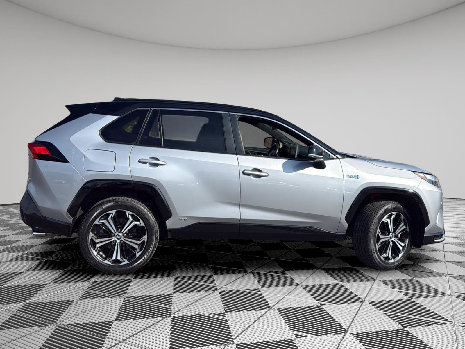 Used 2022 Toyota RAV4 XSE w/ Premium Package image 9