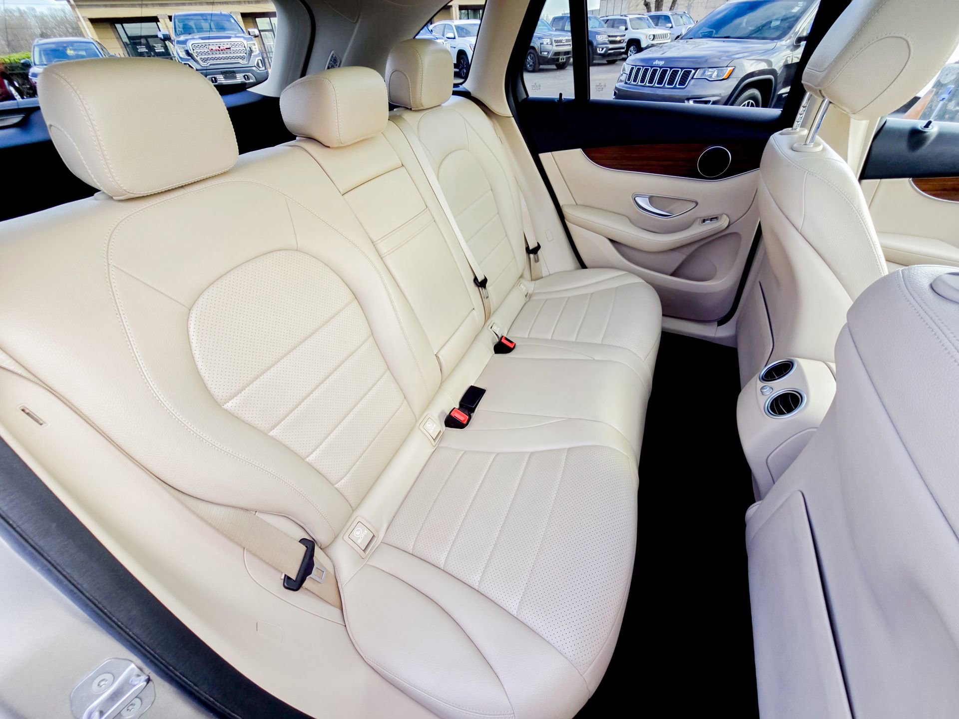 Used 2021 Mercedes-Benz GLC 300 4MATIC image 28