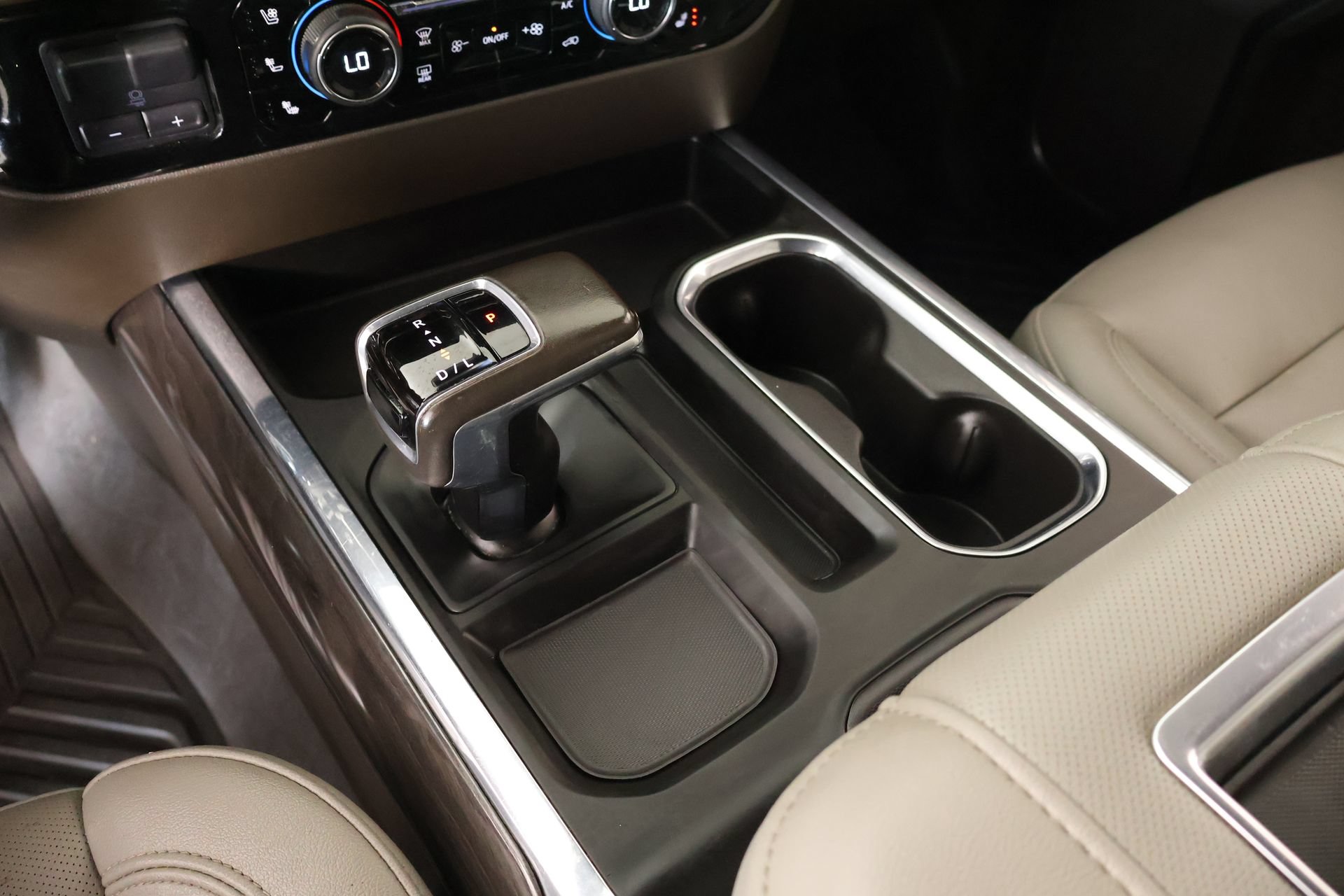 Used 2022 Chevrolet Silverado 1500 LTZ AWD/4WD image 9