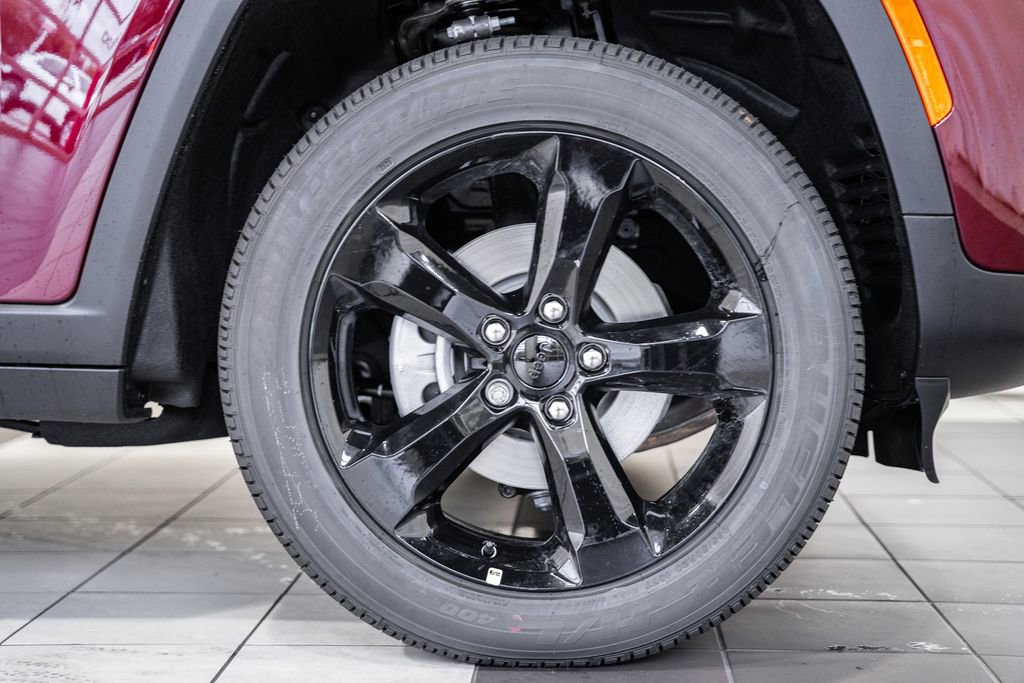 New 2025 Jeep Grand Cherokee Altitude w/ Trailer Tow Package image 15