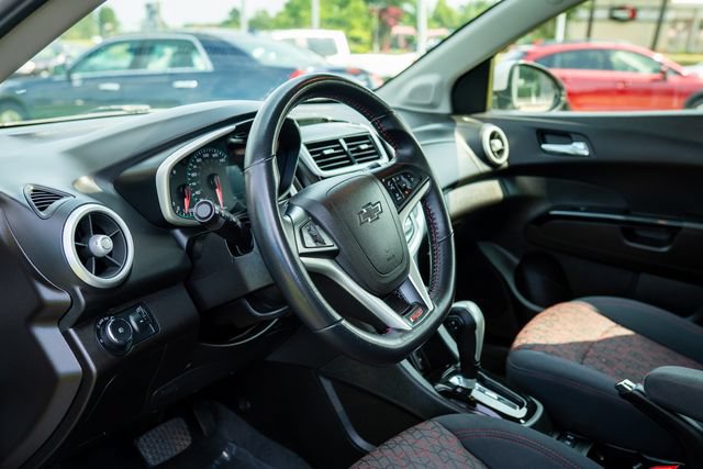 Used 2018 Chevrolet Sonic LT w/ Convenience Package FWD image 30