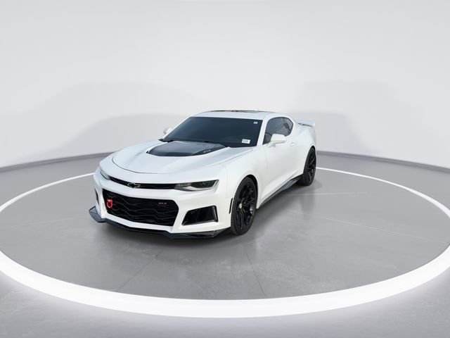 Used 2019 Chevrolet Camaro ZL1 image 2