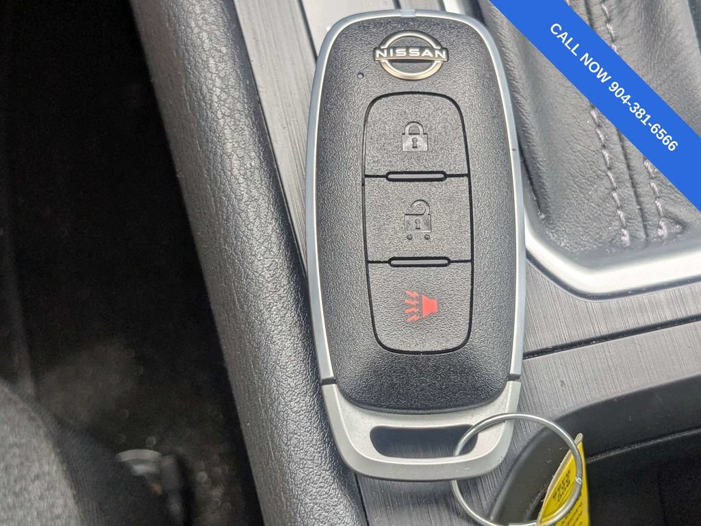 Used 2025 Nissan Kicks SV FWD image 32