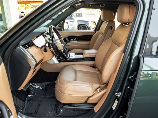 Used 2025 Land Rover Range Rover SE AWD/4WD image 14