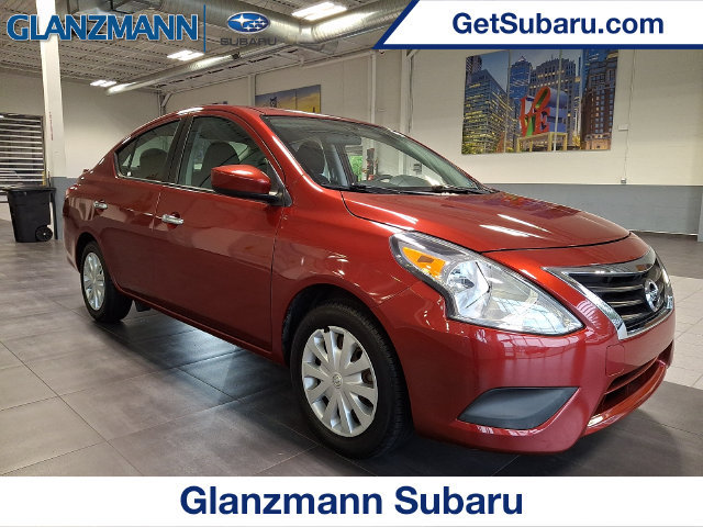 Used 2016 Nissan Versa SV FWD image 1