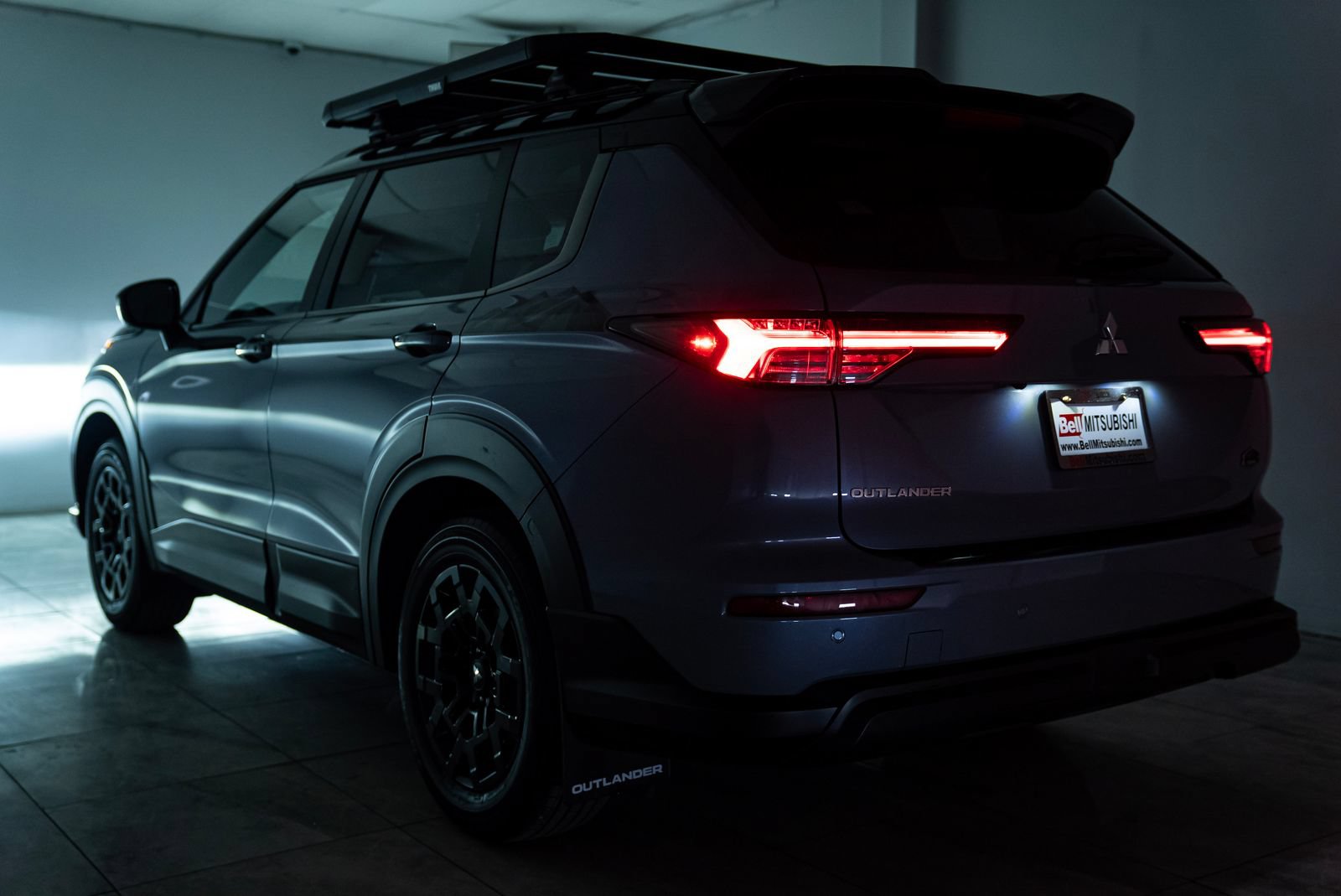 Used 2025 Mitsubishi Outlander AWD image 25