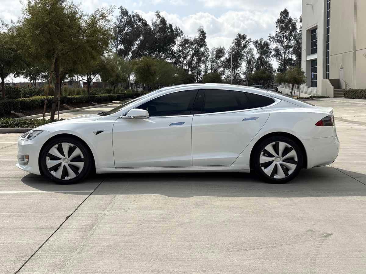Used 2020 Tesla Model S Long Range Plus image 6