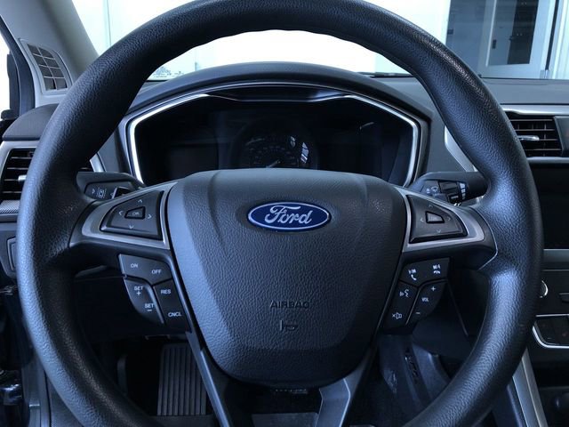 Used 2020 Ford Fusion SE image 24