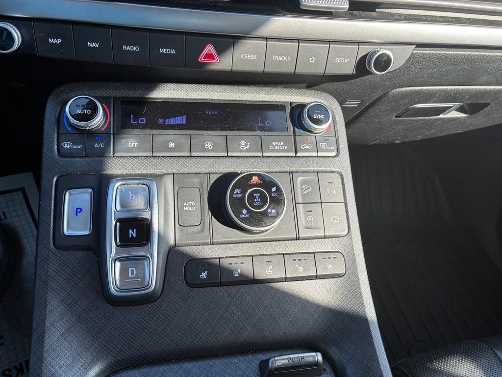 Used 2024 Hyundai Palisade Limited AWD/4WD image 23