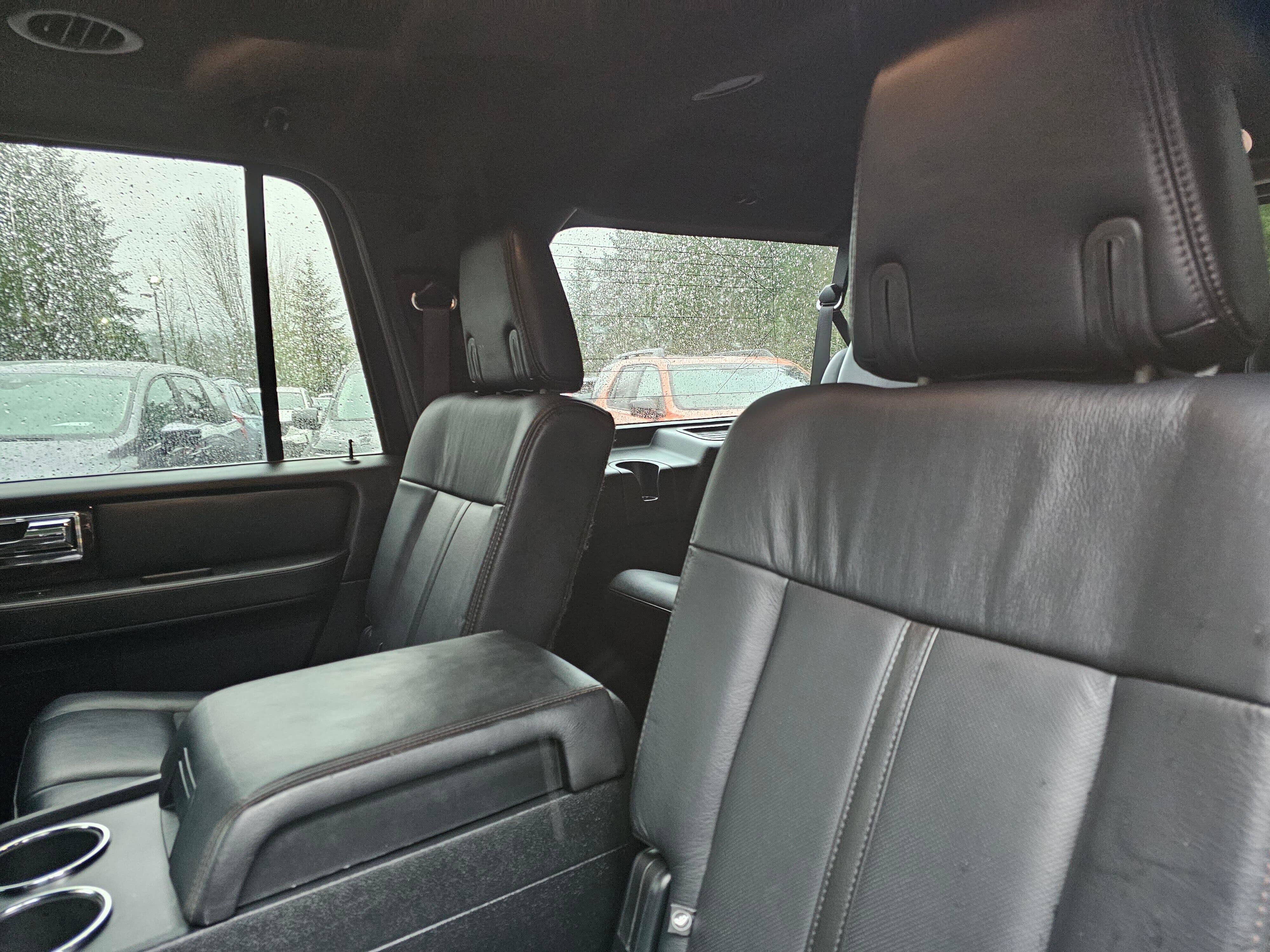 Used 2016 Lincoln Navigator L Reserve image 18