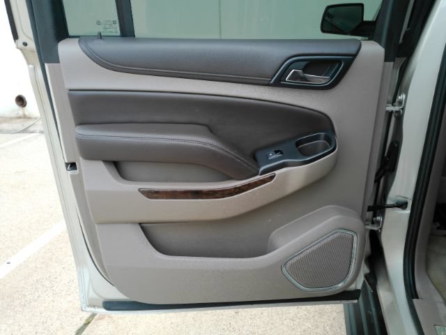 Used 2016 Chevrolet Suburban LT RWD image 19