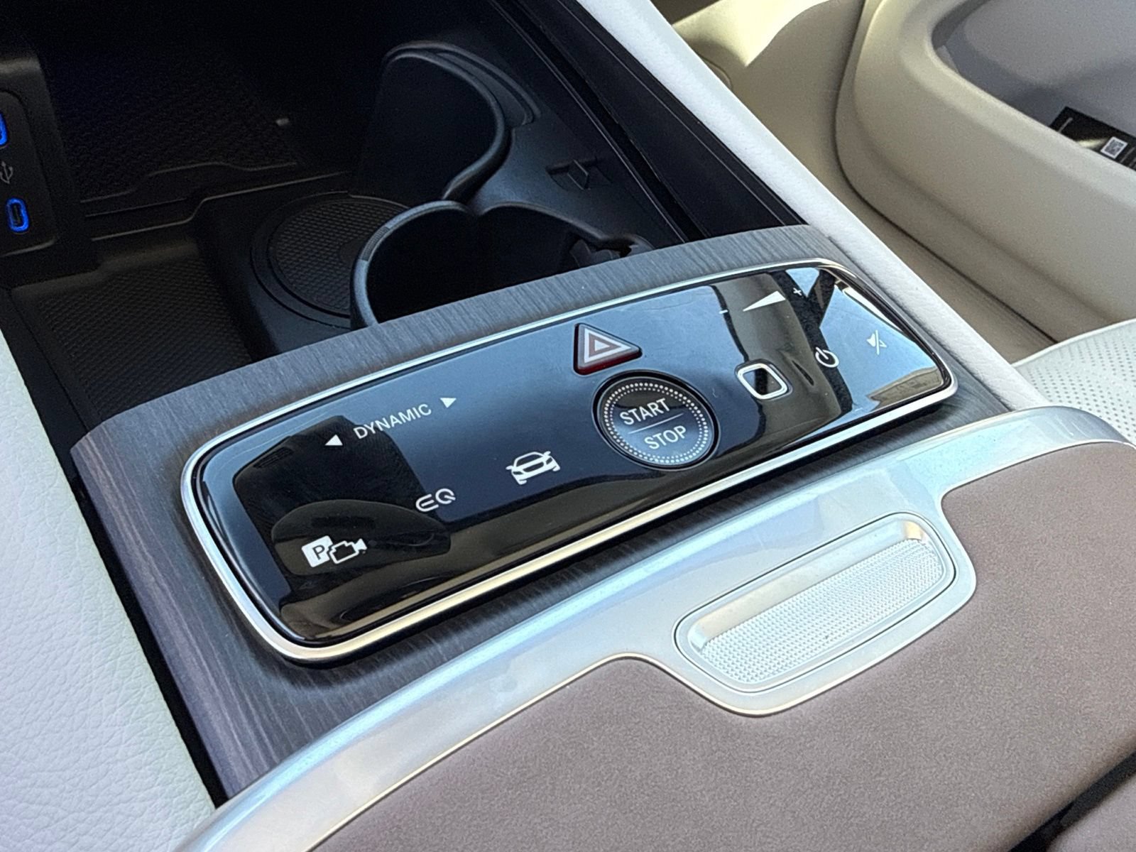 New 2026 Mercedes-Benz EQS 400 4MATIC SUV image 26