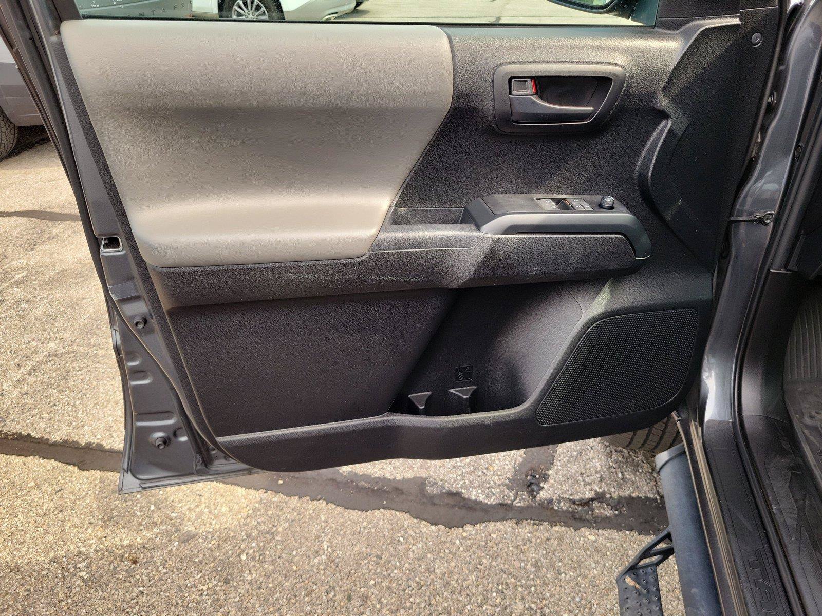 Used 2023 Toyota Tacoma SR AWD/4WD image 17