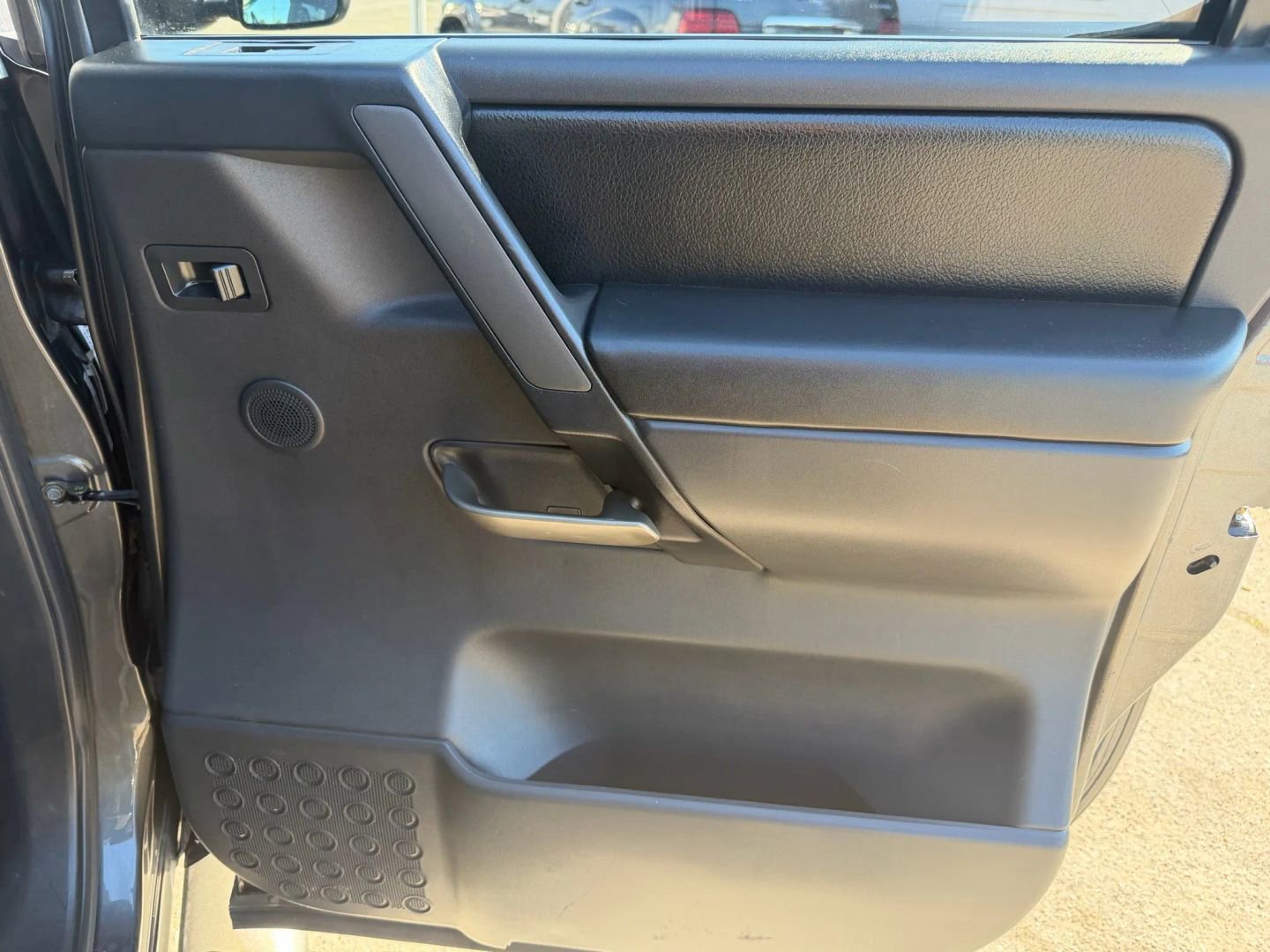 Used 2011 Nissan Titan SL w/ SL Max Utility Pkg image 17