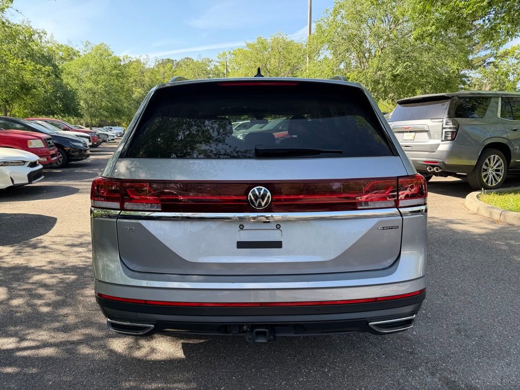 Used 2025 Volkswagen Atlas SE AWD/4WD image 5