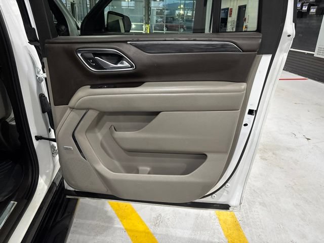 Used 2023 GMC Yukon XL SLT AWD/4WD image 22