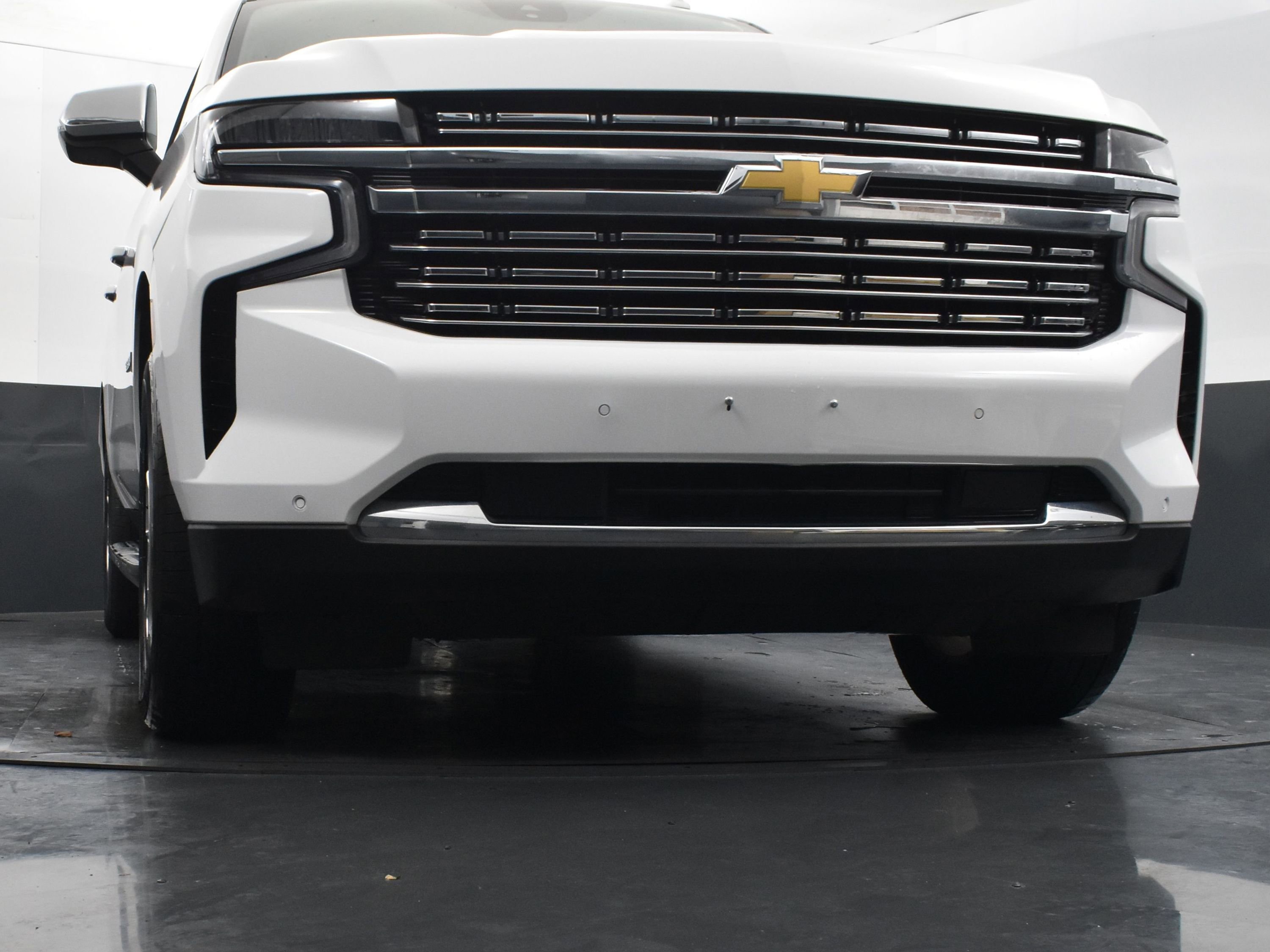 Used 2024 Chevrolet Suburban Premier AWD/4WD image 40