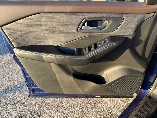 Used 2023 Nissan Rogue SV image 22