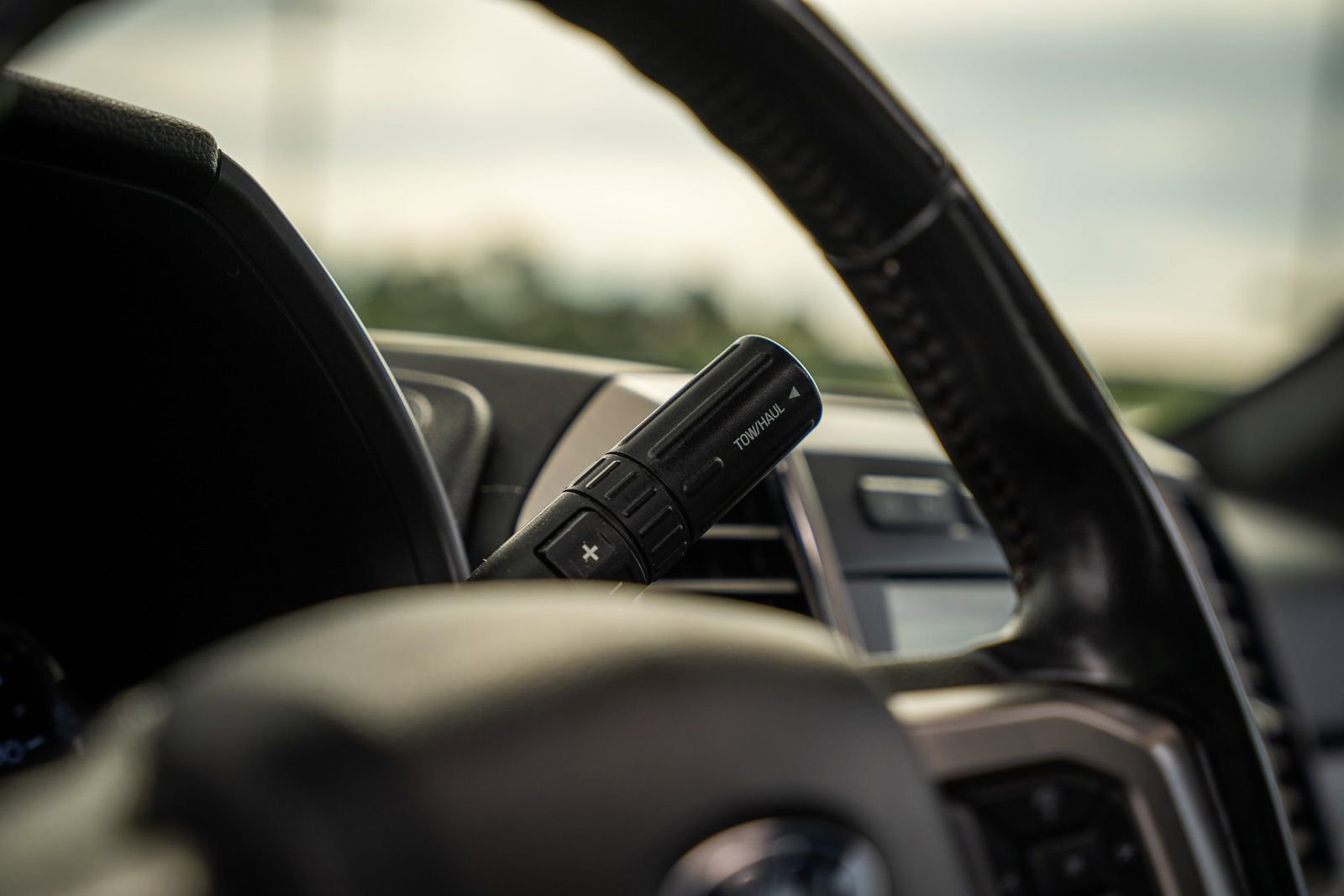 Certified 2019 Ford F250 Platinum w/ Platinum Ultimate Package AWD/4WD image 38