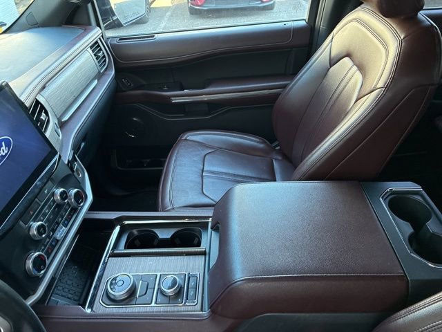 Used 2023 Ford Expedition Limited image 17