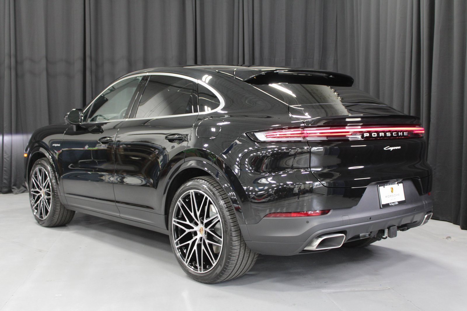 New 2026 Porsche Cayenne E-Hybrid Coupe image 3