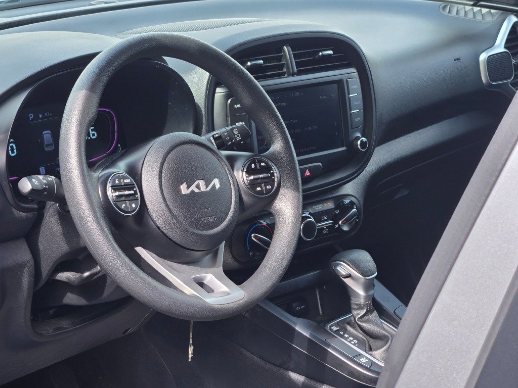 Used 2024 Kia Soul LX w/ Option Group 015 FWD image 22