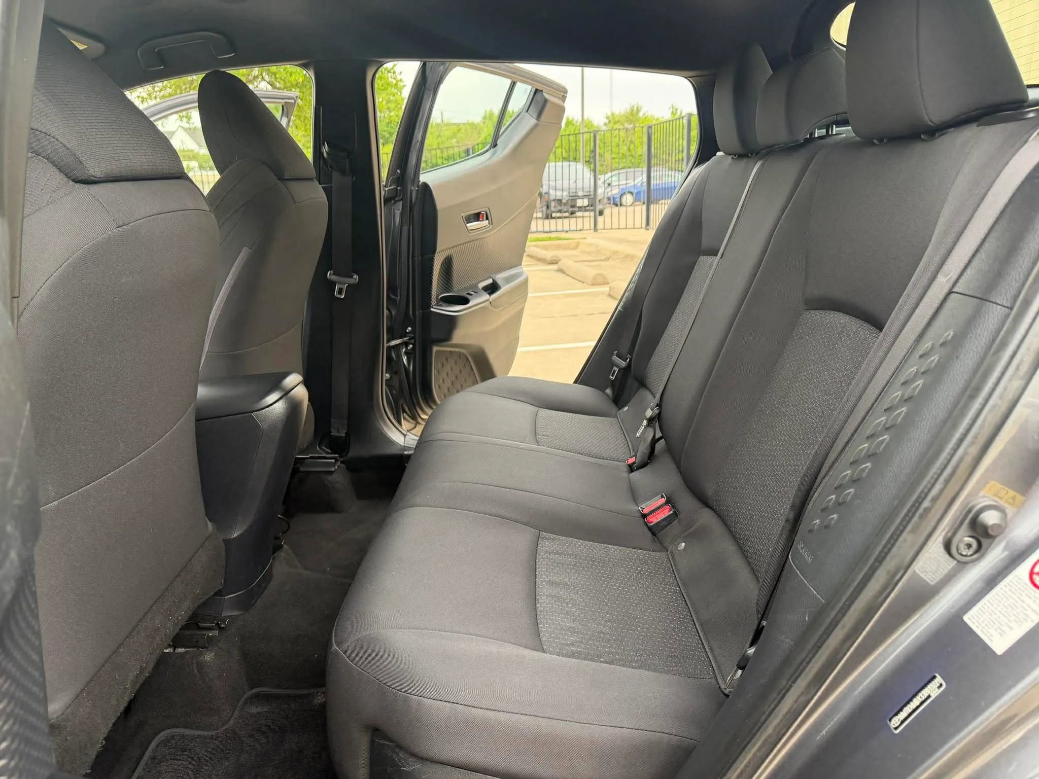 Used 2018 Toyota C-HR XLE FWD image 23