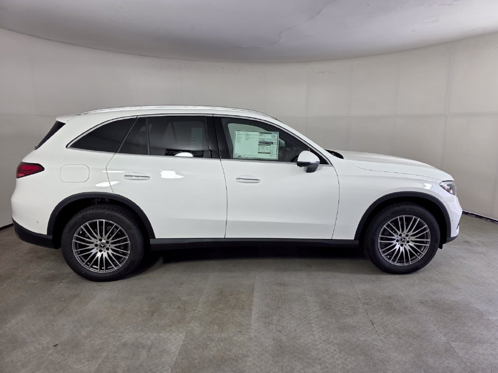 New 2027 Mercedes-Benz GLC 300 image 3