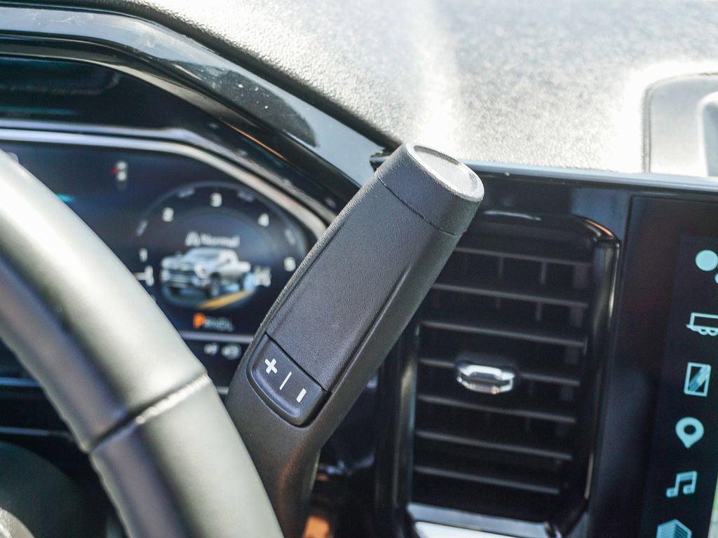 Used 2025 Chevrolet Silverado 2500 LT w/ Convenience Package image 22