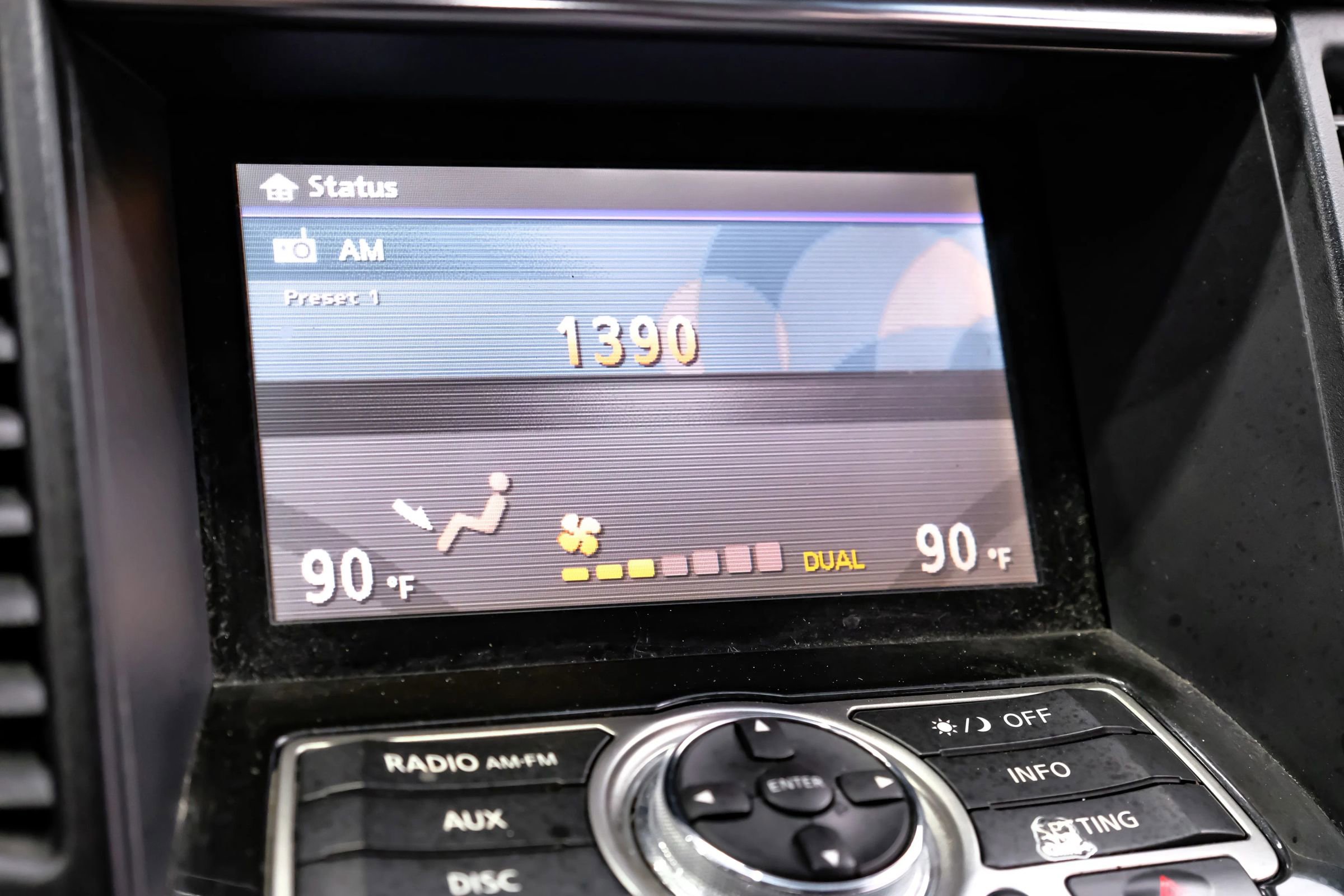 Used 2016 INFINITI QX70 3.7 image 35