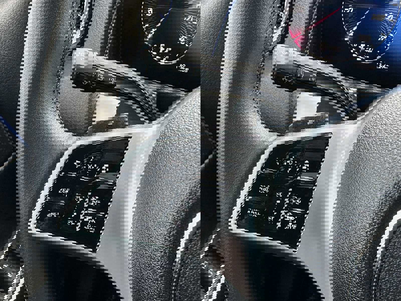 Used 2024 Mercedes-Benz GLB 250 4MATIC image 34