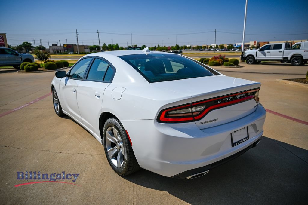 Used 2016 Dodge Charger SXT RWD image 5