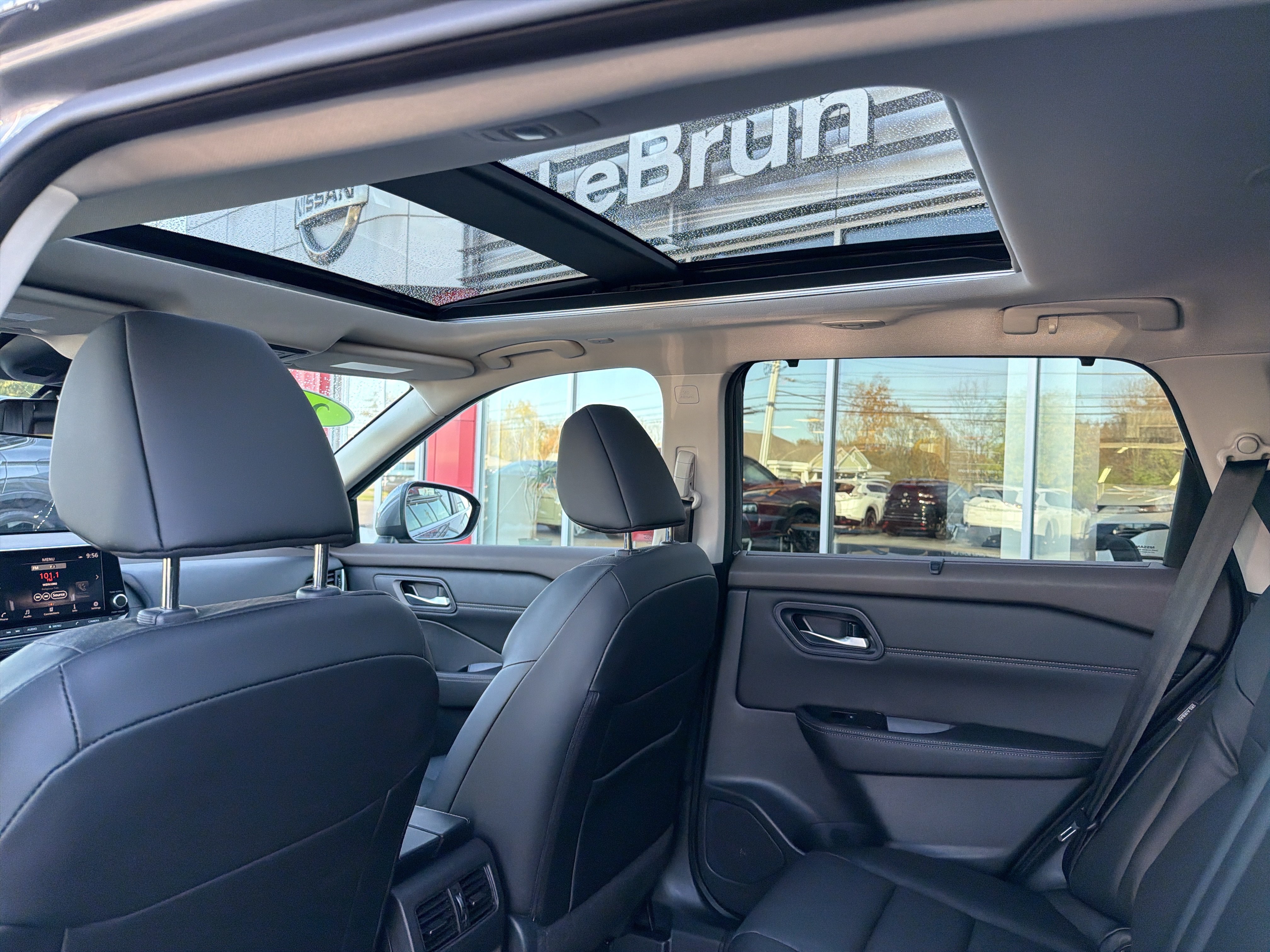 Certified 2023 Nissan Rogue SV w/ SV Premium B Package AWD/4WD image 5