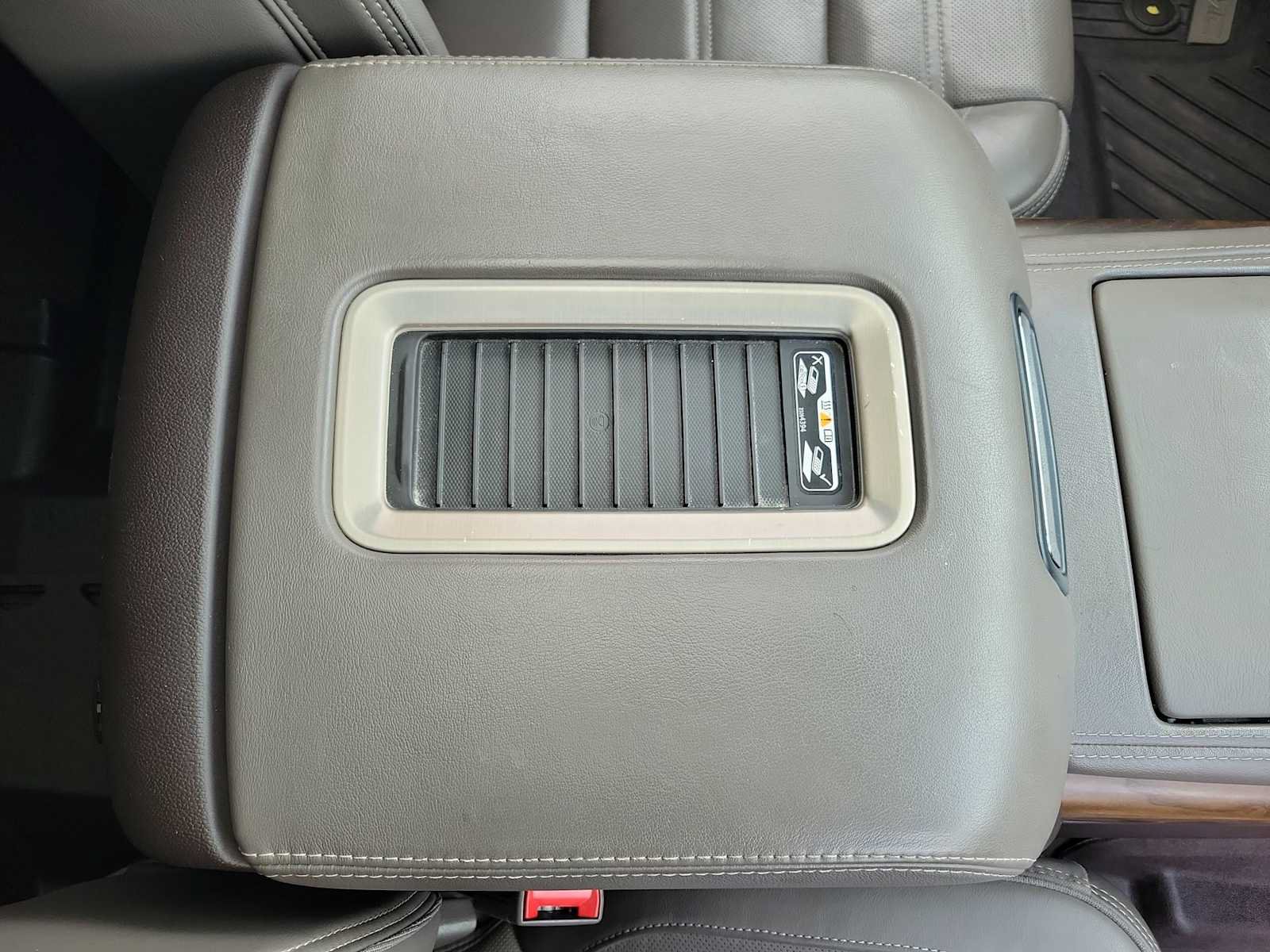 Used 2019 GMC Yukon Denali RWD image 20