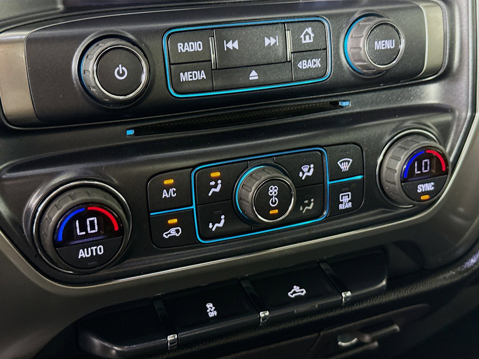 Used 2018 Chevrolet Silverado 1500 LT w/ All Star Edition image 19