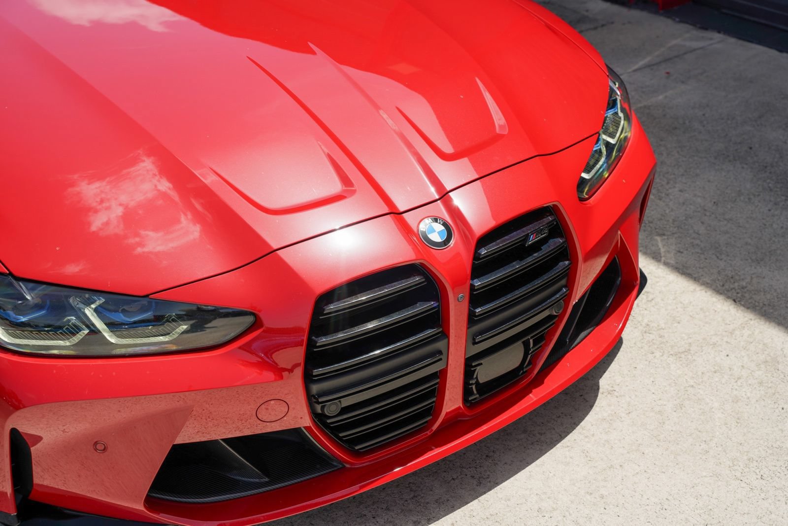 Used 2021 BMW M4 Competition w/ M Carbon Exterior Package RWD image 3