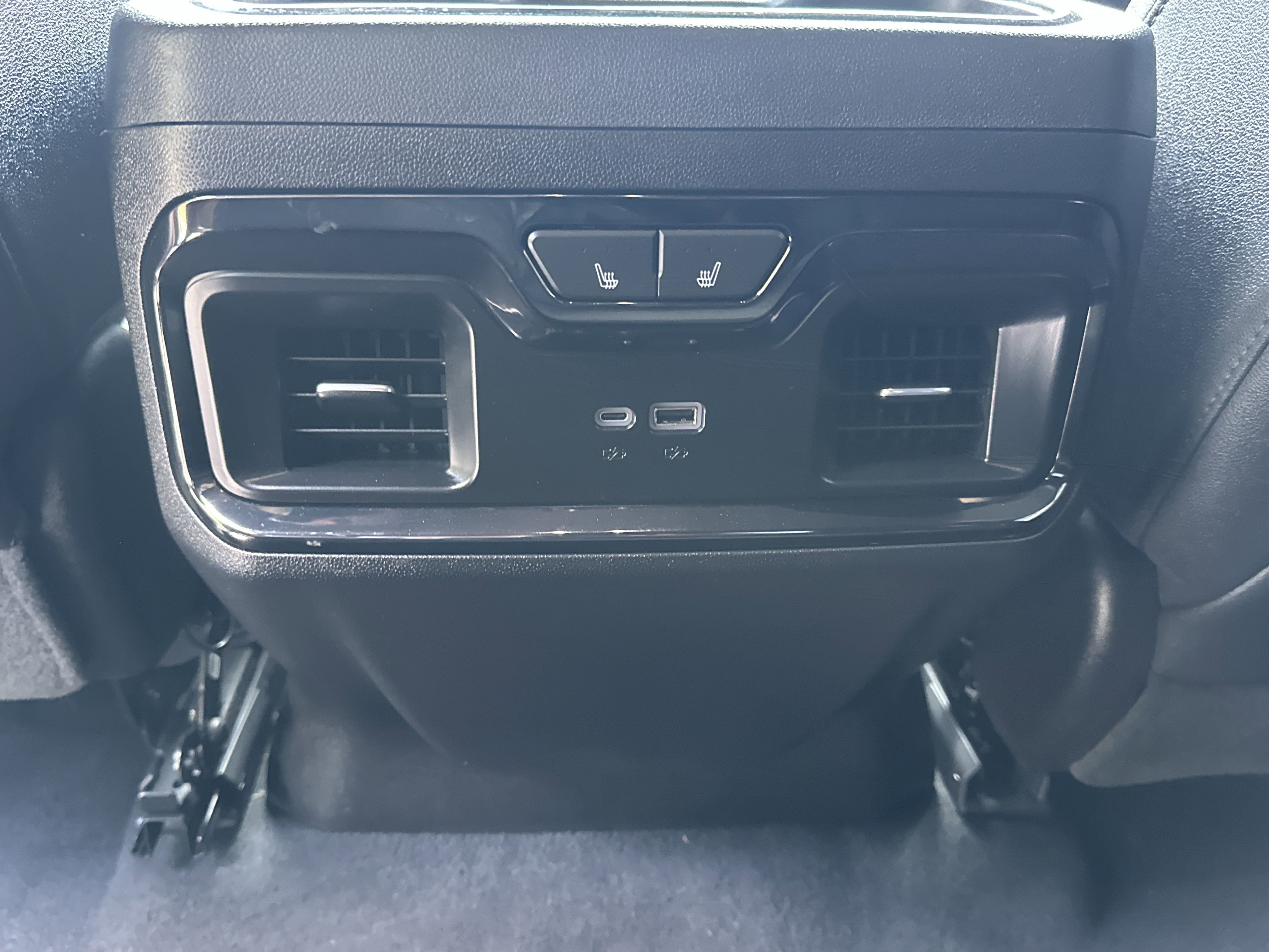 Used 2024 GMC Sierra 2500 AT4 w/ Technology Package image 24