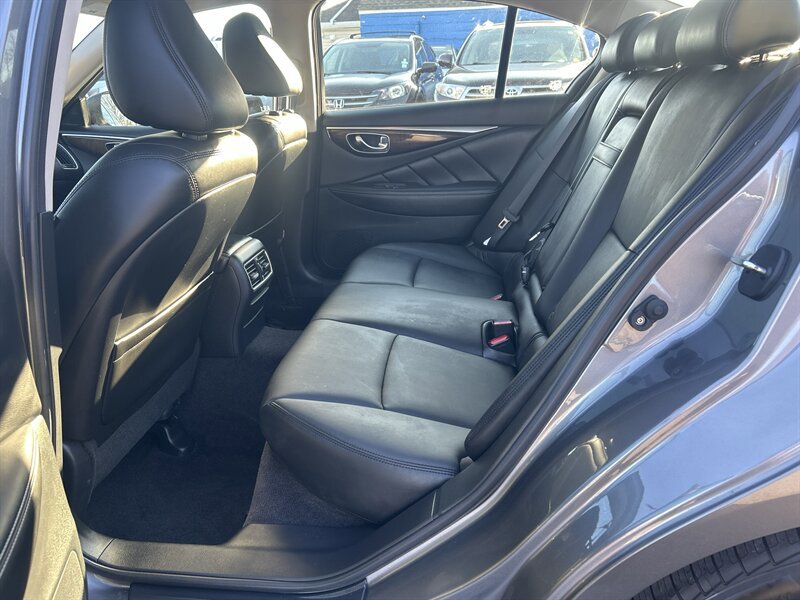 Used 2018 INFINITI Q50 Luxe w/ Essential Package (3.0T Luxe) AWD/4WD image 9
