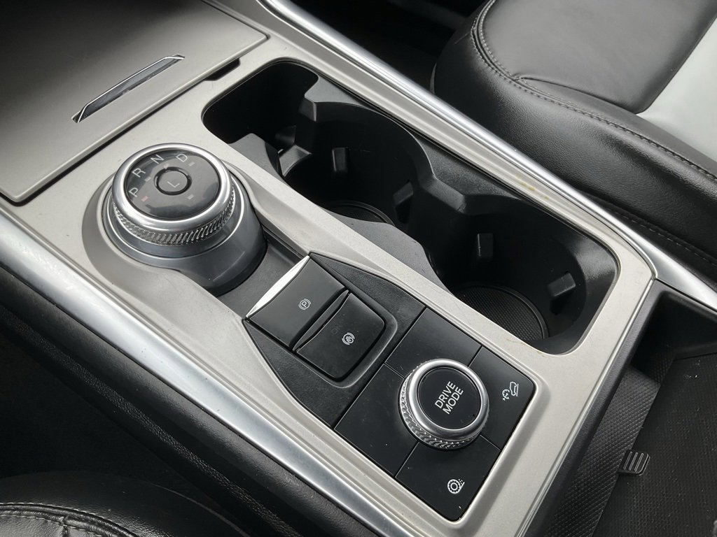 Used 2023 Ford Explorer XLT w/ Equipment Group 202A image 11