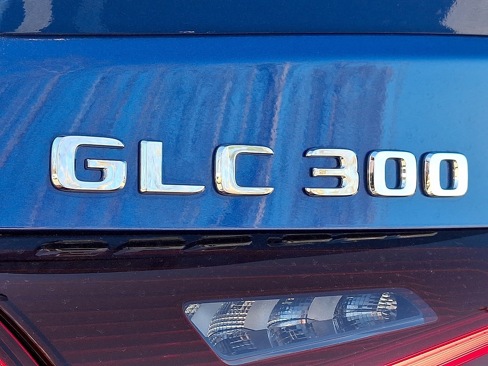 Certified 2025 Mercedes-Benz GLC 300 4MATIC image 33