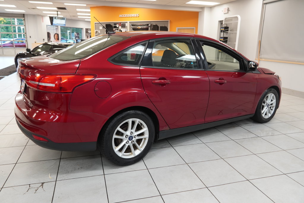 Used 2015 Ford Focus SE FWD image 11