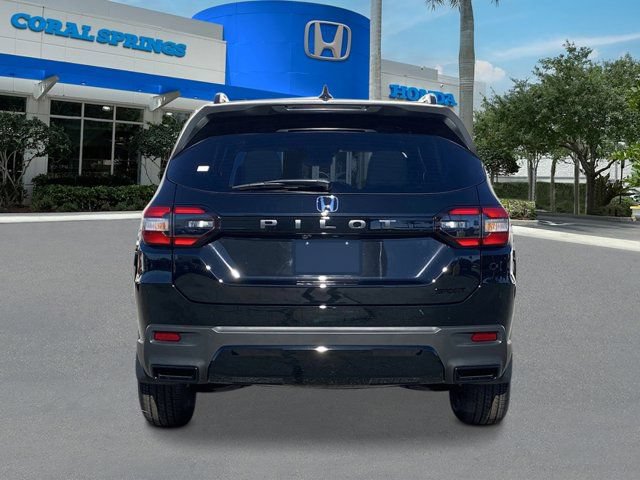 New 2026 Honda Pilot Sport image 3