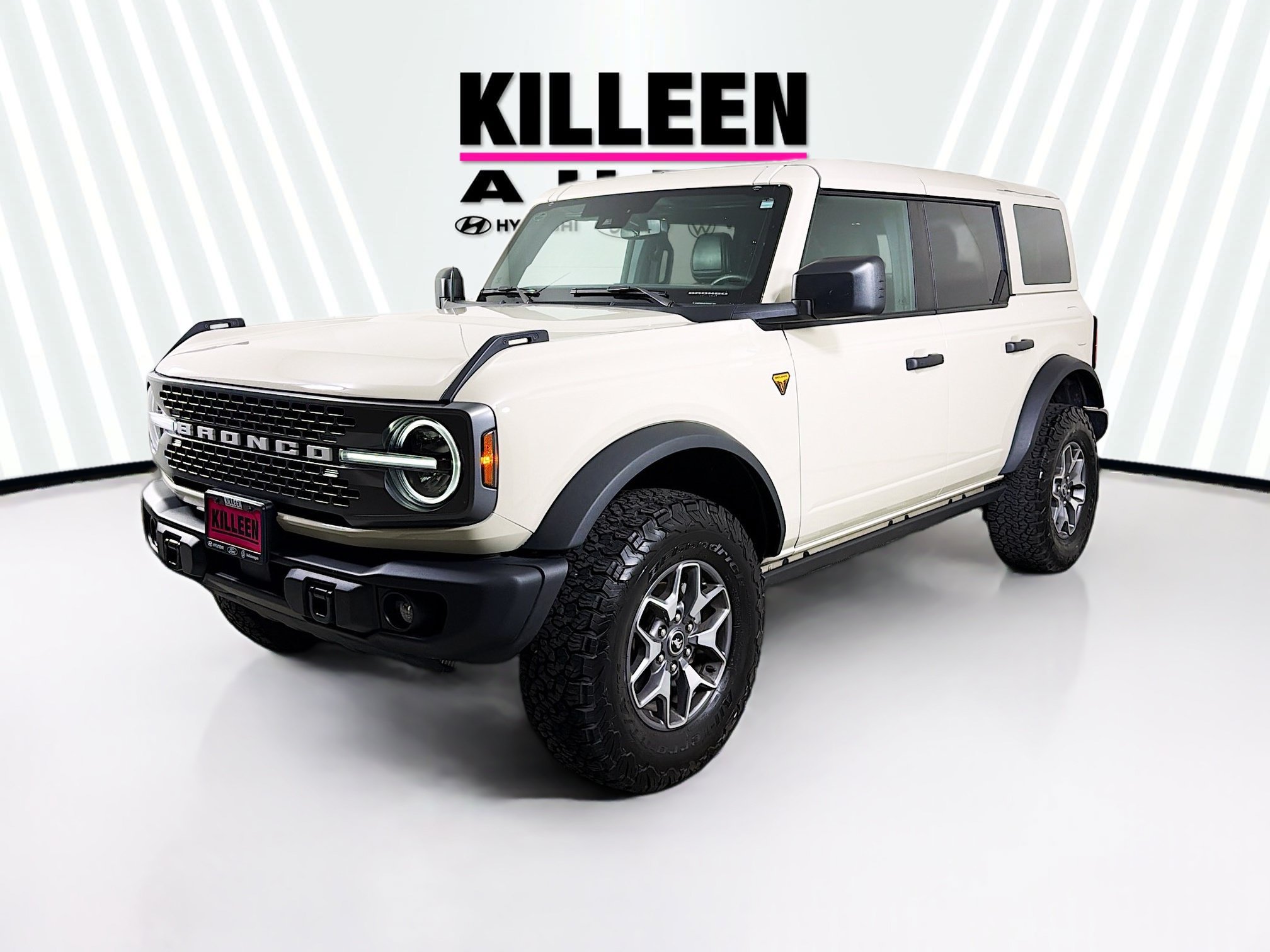 Used 2025 Ford Bronco Badlands AWD/4WD image 3