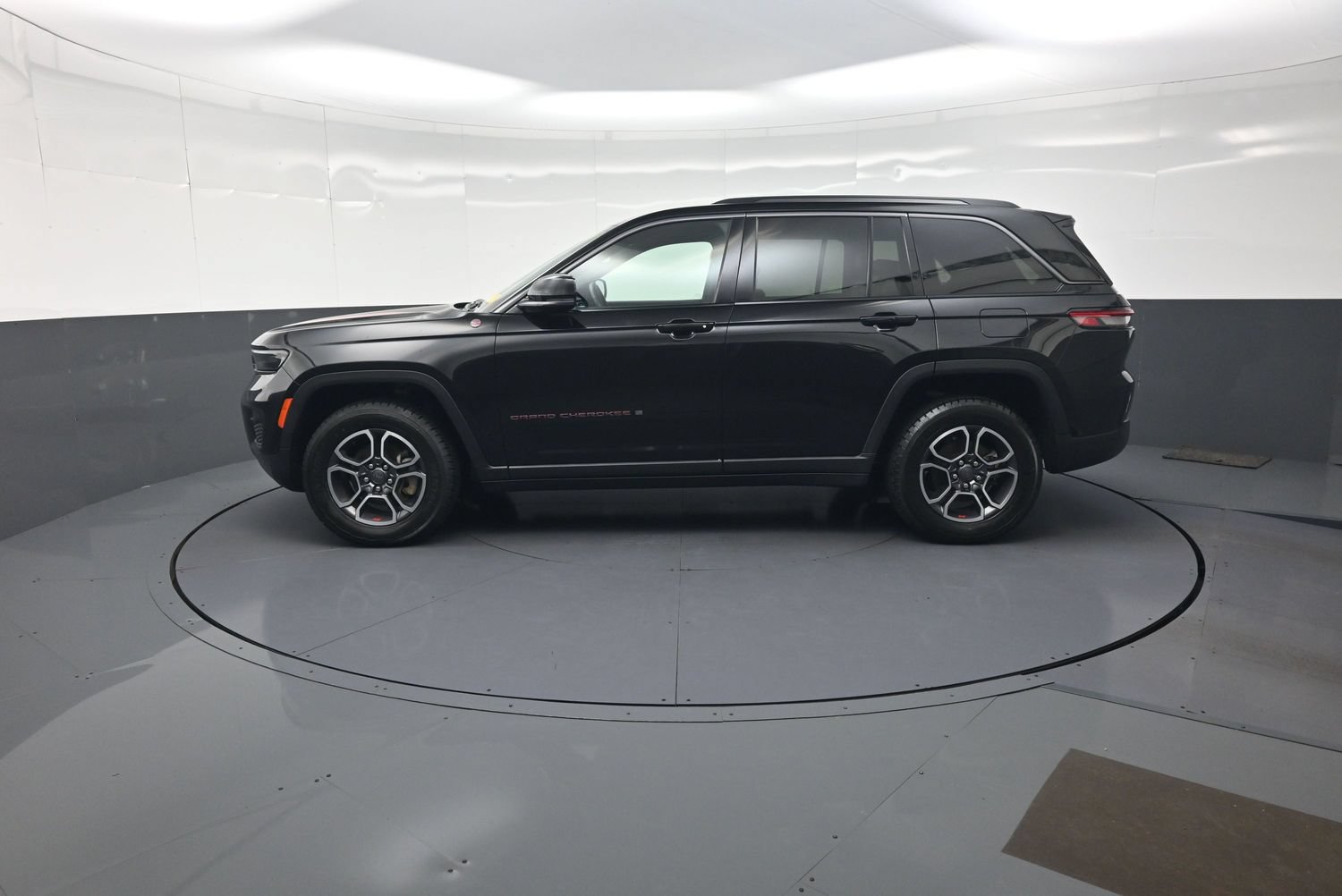 Used 2022 Jeep Grand Cherokee Trailhawk AWD/4WD image 6